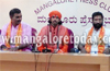 Pranavananda rakes up Godse controversy  in Mangaluru